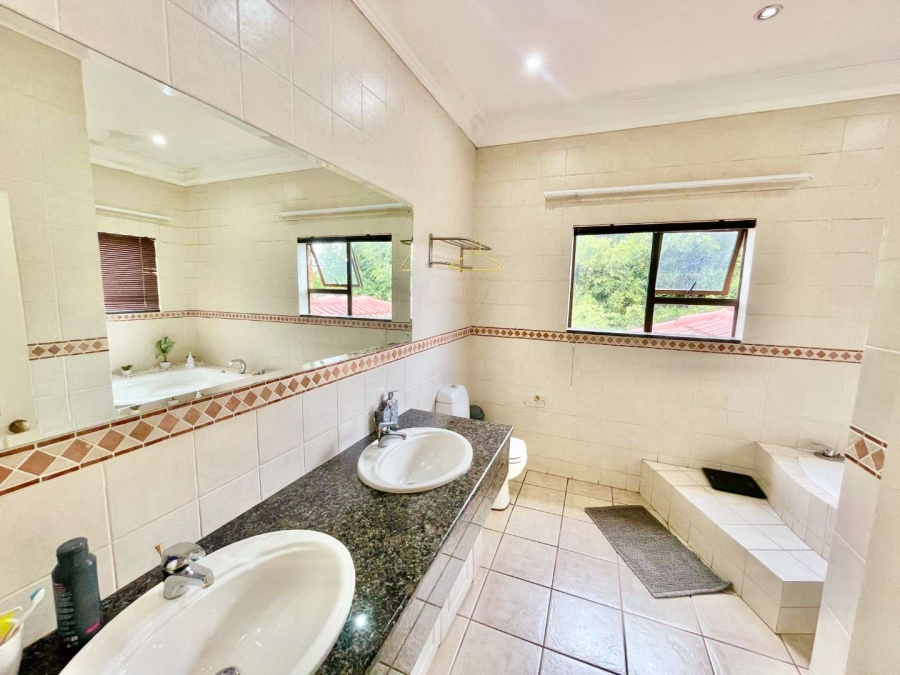 To Let 4 Bedroom Property for Rent in Woodhill Estate Gauteng