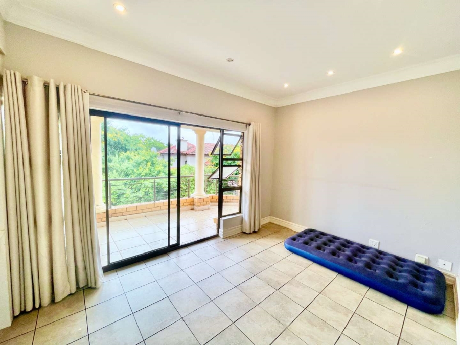 To Let 4 Bedroom Property for Rent in Woodhill Estate Gauteng