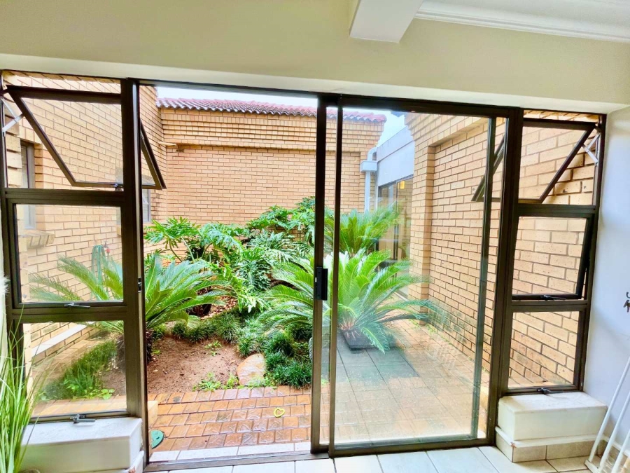 To Let 4 Bedroom Property for Rent in Woodhill Estate Gauteng