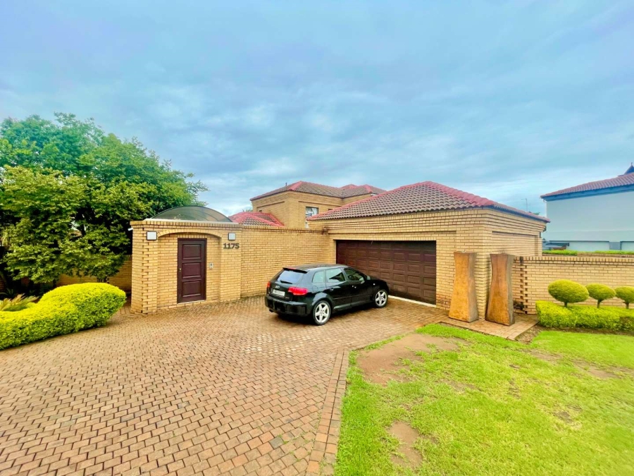 To Let 4 Bedroom Property for Rent in Woodhill Estate Gauteng