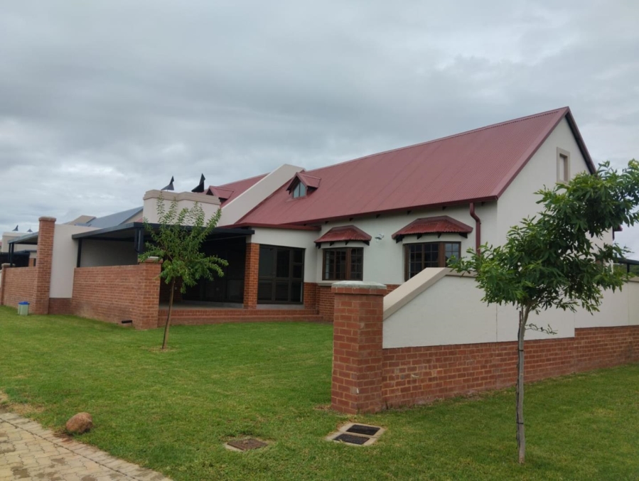 3 Bedroom Property for Sale in Waterlake Farm Lifestyle Estate Gauteng