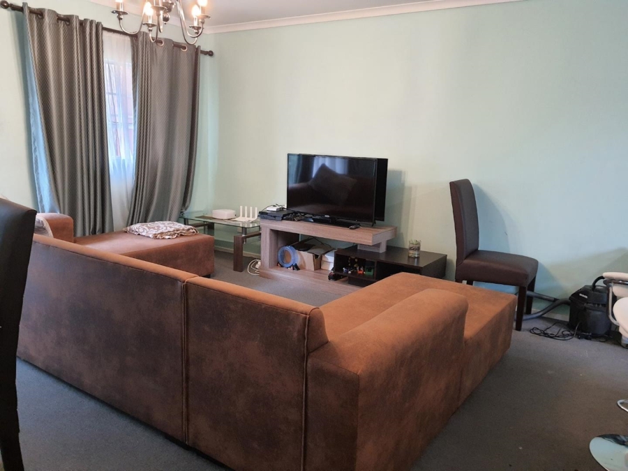 To Let 2 Bedroom Property for Rent in Weltevreden Park Gauteng