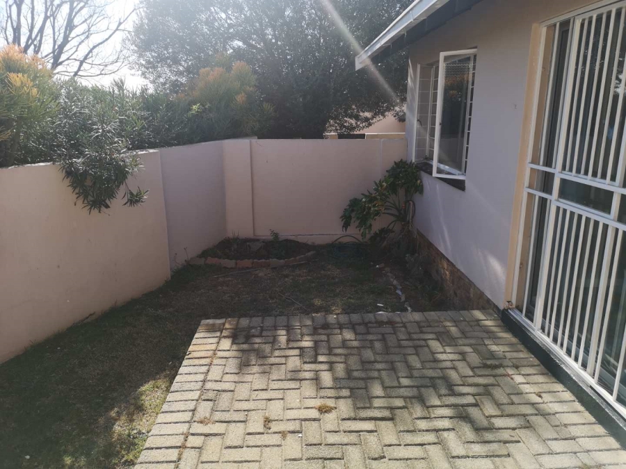 To Let 2 Bedroom Property for Rent in Northwold Gauteng