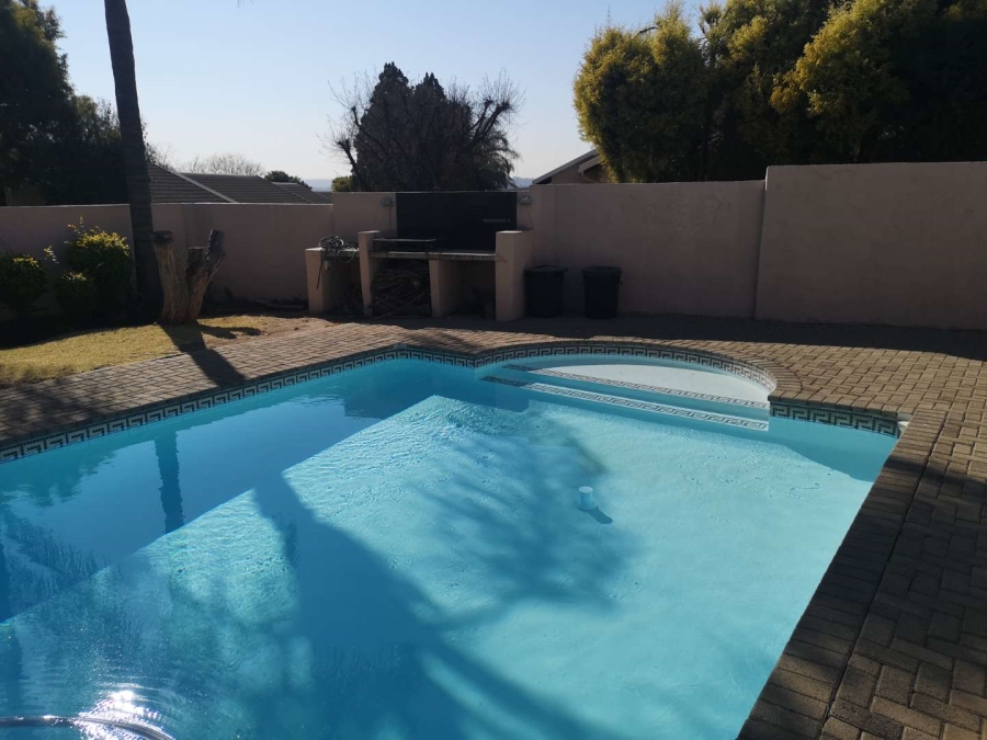 To Let 2 Bedroom Property for Rent in Northwold Gauteng