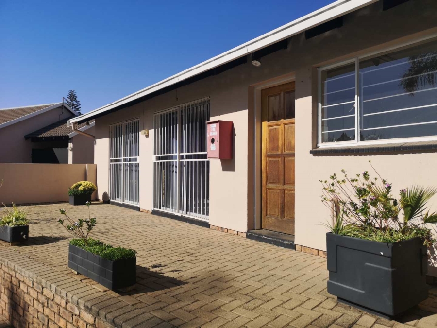 To Let 2 Bedroom Property for Rent in Northwold Gauteng