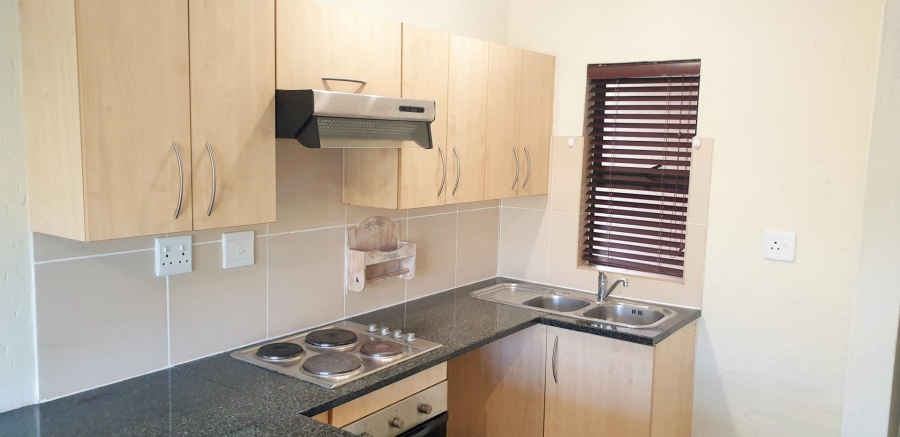 To Let 1 Bedroom Property for Rent in Jackal Creek Golf Estate Gauteng