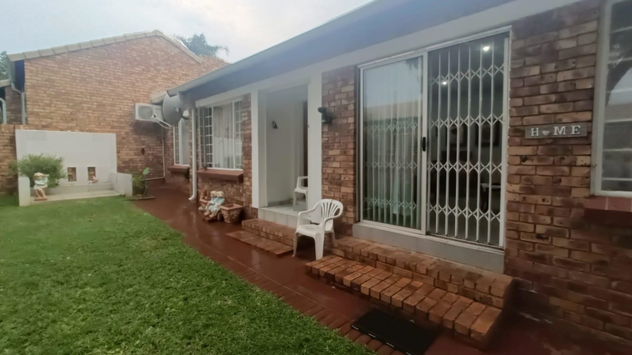 3 Bedroom Property for Sale in Die Hoewes Gauteng