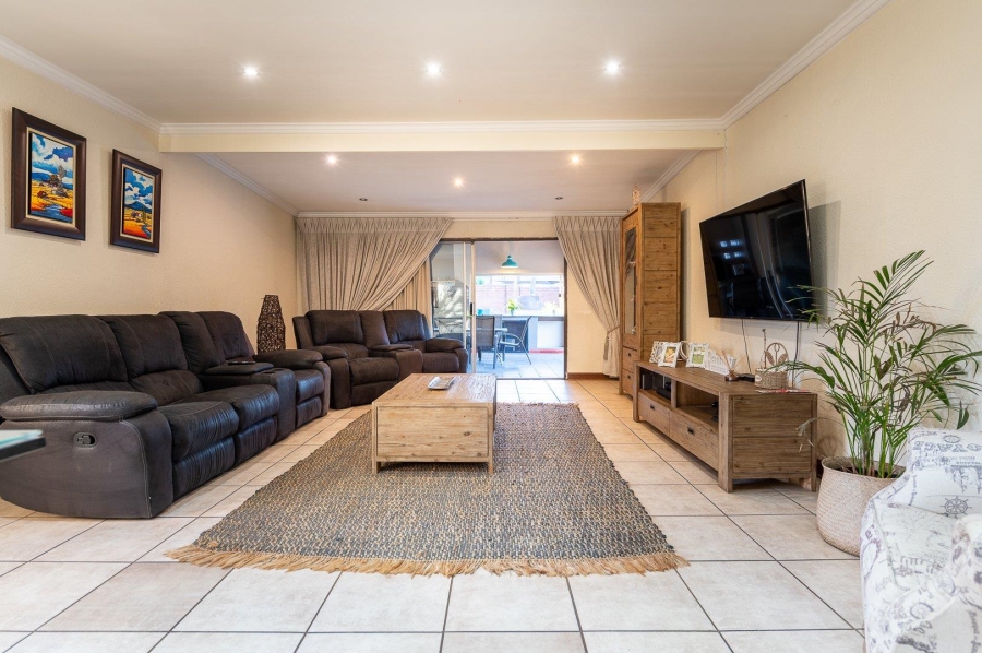 3 Bedroom Property for Sale in Brackenhurst Gauteng