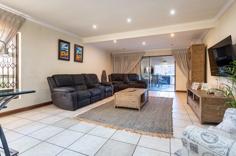 3 Bedroom Property for Sale in Brackenhurst Gauteng