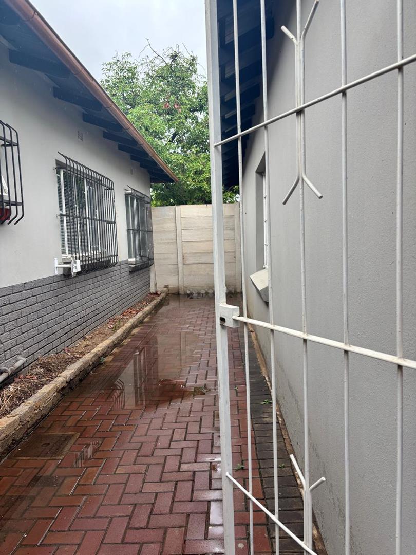 To Let 1 Bedroom Property for Rent in Capital Park Gauteng