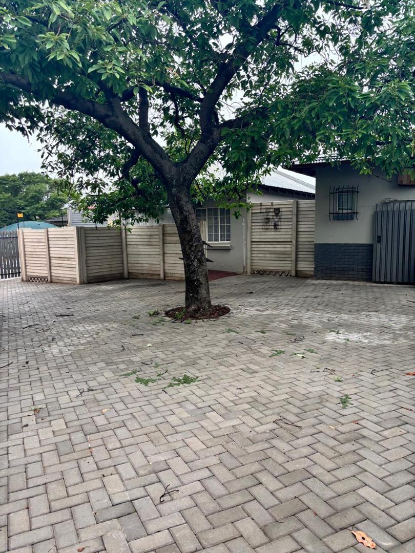 To Let 1 Bedroom Property for Rent in Capital Park Gauteng