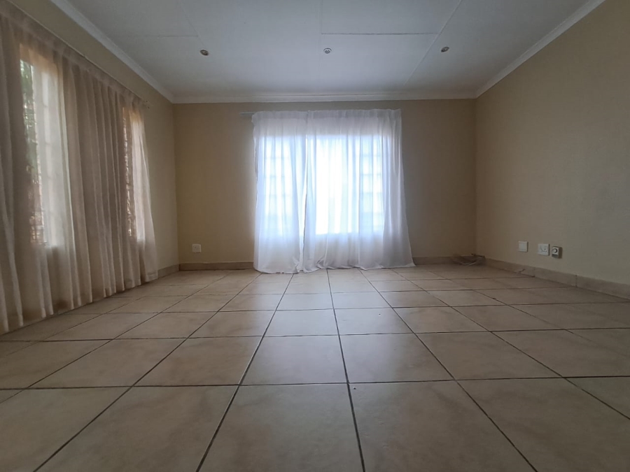 To Let 3 Bedroom Property for Rent in Highveld Gauteng