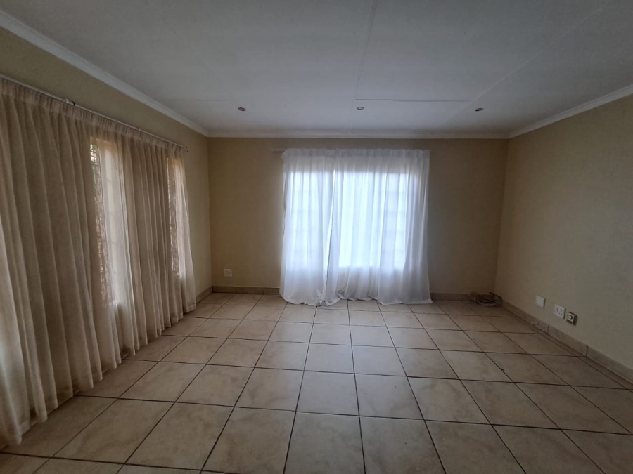 To Let 3 Bedroom Property for Rent in Highveld Gauteng