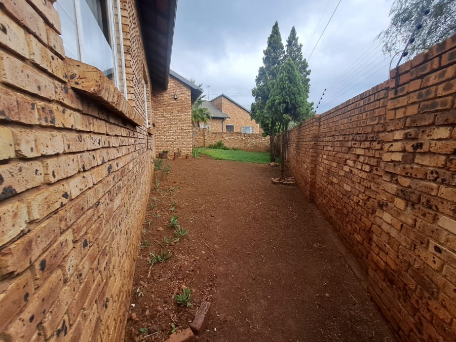 To Let 3 Bedroom Property for Rent in Highveld Gauteng