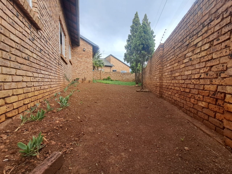 To Let 3 Bedroom Property for Rent in Highveld Gauteng