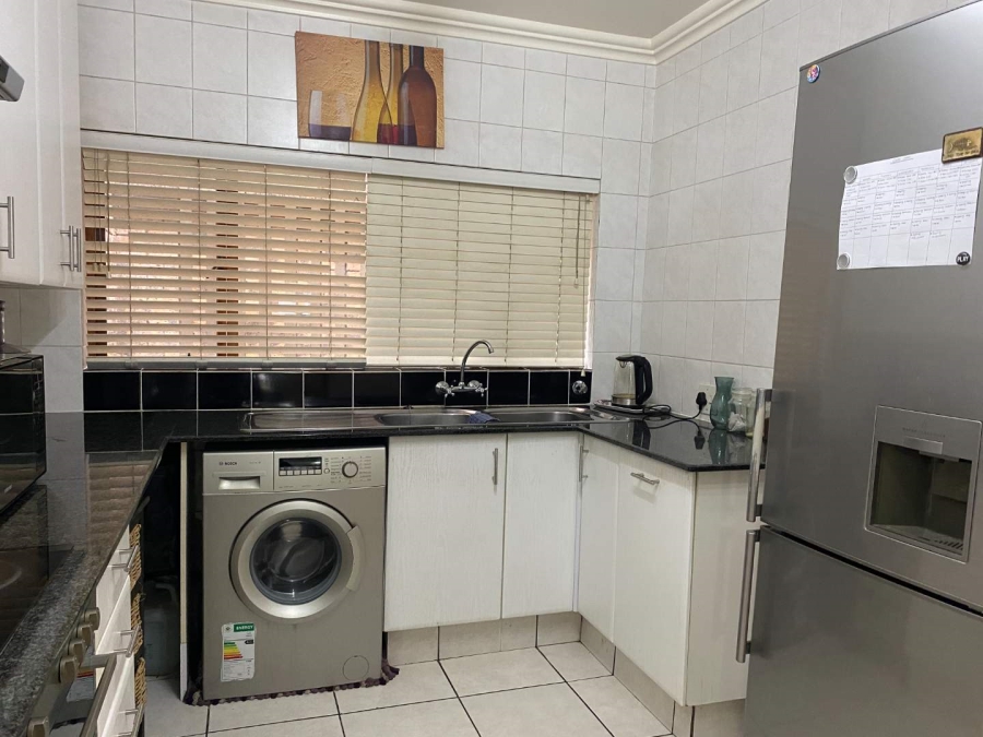 To Let 3 Bedroom Property for Rent in River Club Gauteng