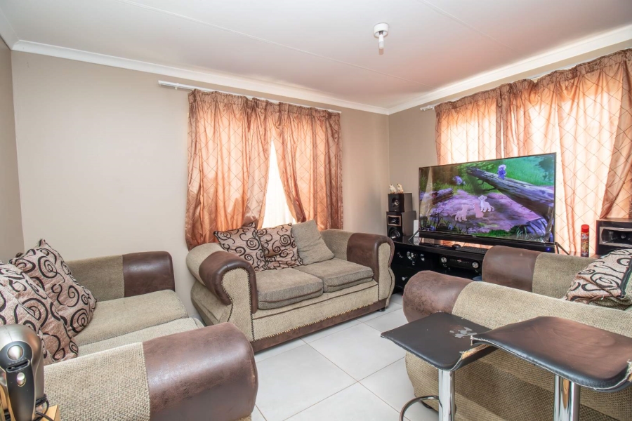 7 Bedroom Property for Sale in Cosmo City Gauteng