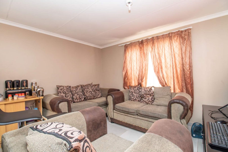 7 Bedroom Property for Sale in Cosmo City Gauteng