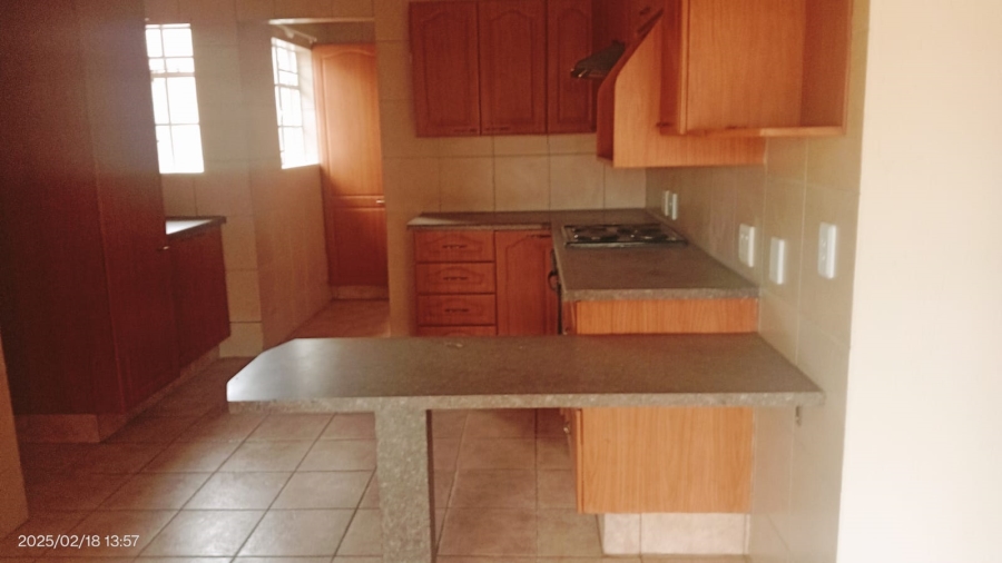 To Let 3 Bedroom Property for Rent in Glen Marais Gauteng