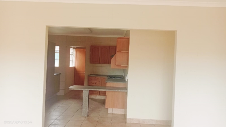 To Let 3 Bedroom Property for Rent in Glen Marais Gauteng