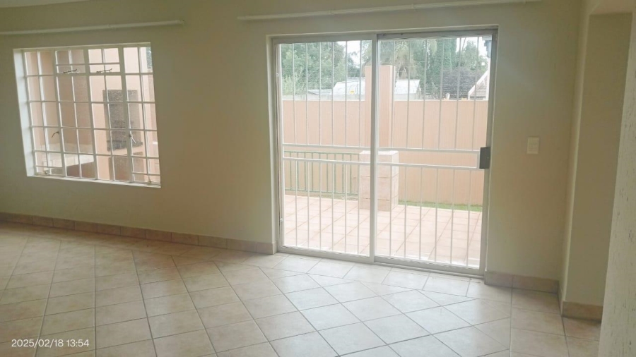 To Let 3 Bedroom Property for Rent in Glen Marais Gauteng