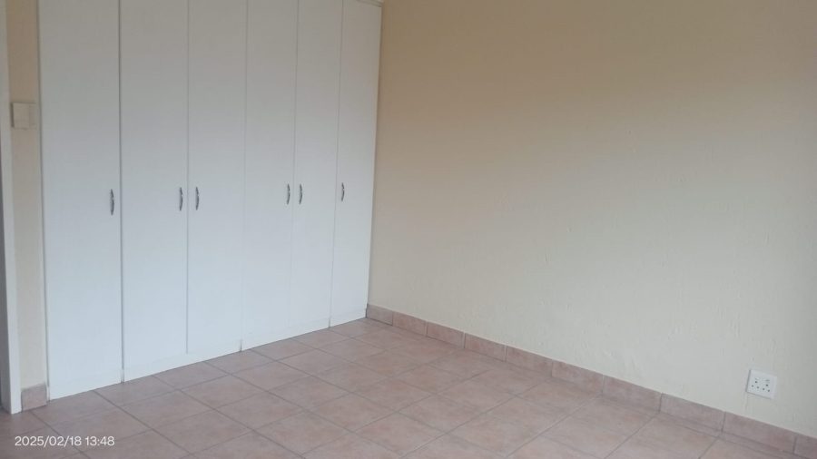 To Let 3 Bedroom Property for Rent in Glen Marais Gauteng