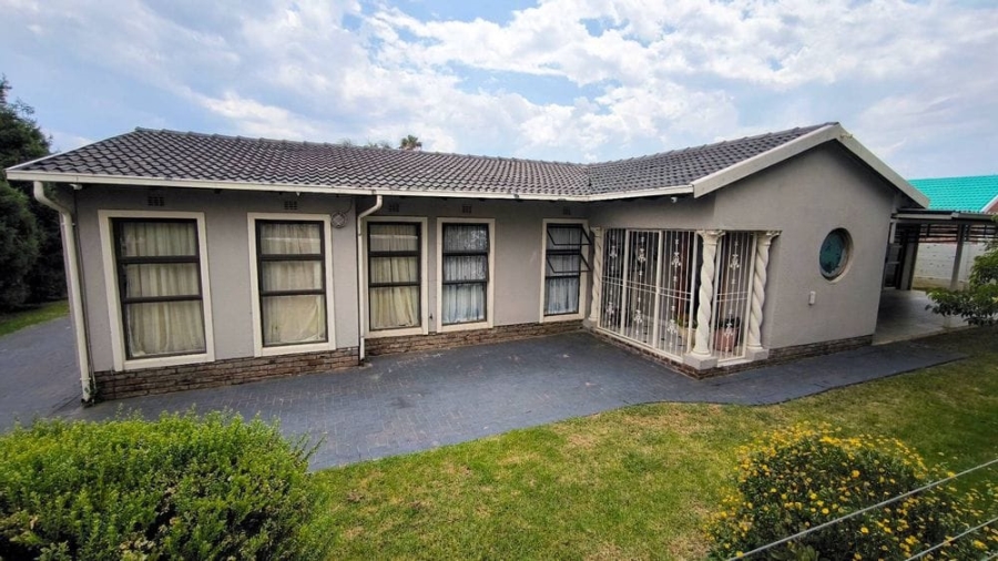 3 Bedroom Property for Sale in Brackenhurst Gauteng