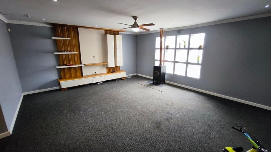 3 Bedroom Property for Sale in Brackenhurst Gauteng