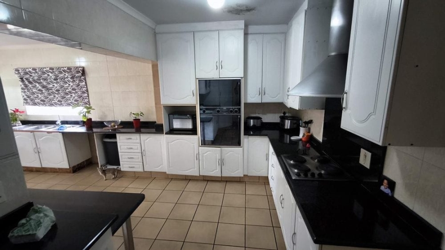 3 Bedroom Property for Sale in Brackenhurst Gauteng