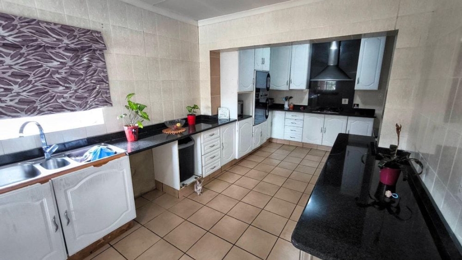 3 Bedroom Property for Sale in Brackenhurst Gauteng