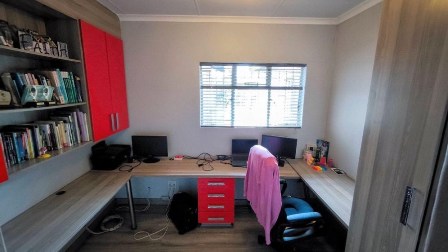 3 Bedroom Property for Sale in Brackenhurst Gauteng