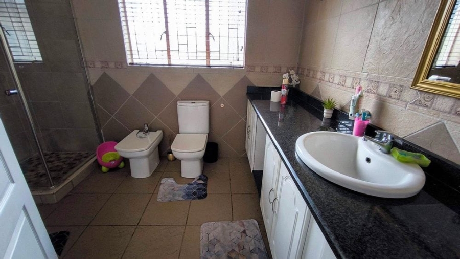 3 Bedroom Property for Sale in Brackenhurst Gauteng