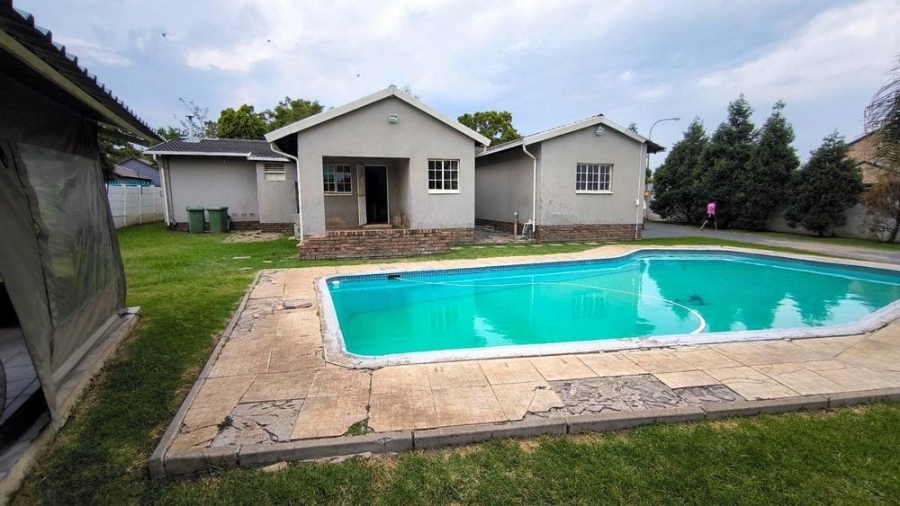 3 Bedroom Property for Sale in Brackenhurst Gauteng