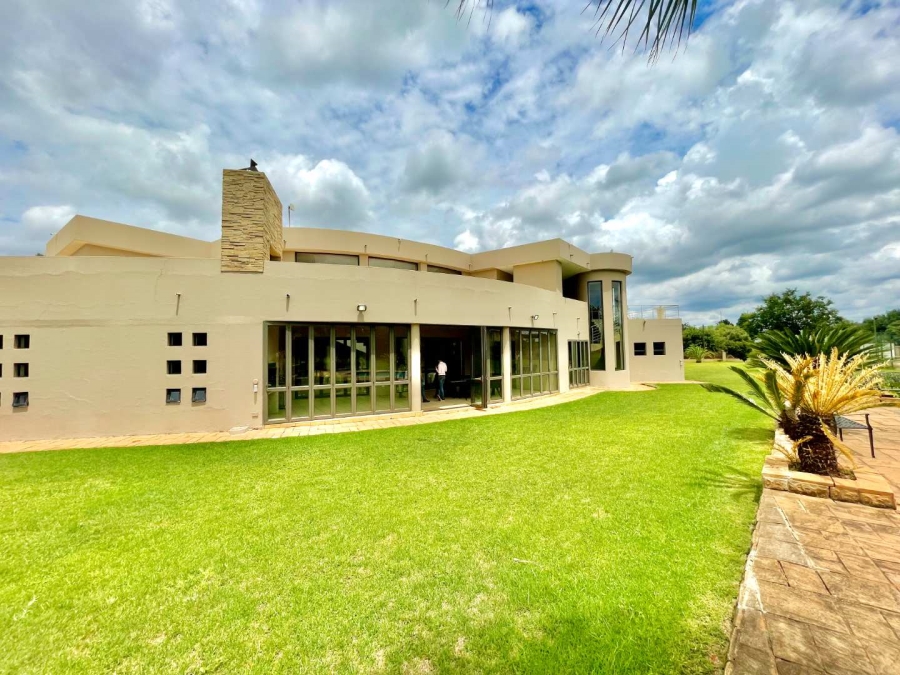 5 Bedroom Property for Sale in Rietvlei View Gauteng