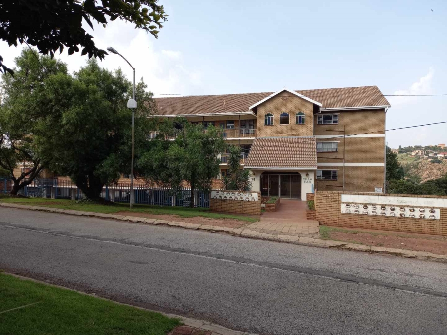 To Let 1 Bedroom Property for Rent in Kloofendal Gauteng