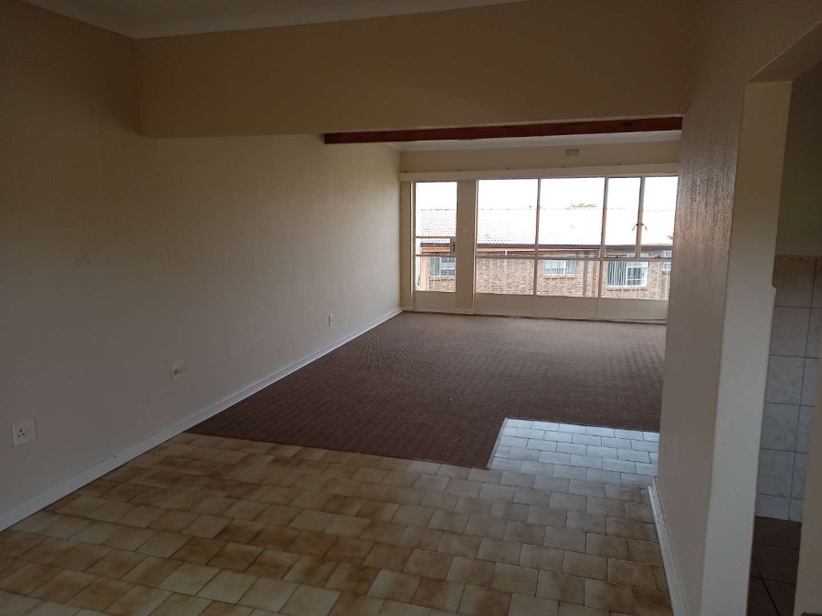 To Let 1 Bedroom Property for Rent in Kloofendal Gauteng