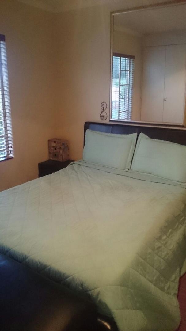 To Let 2 Bedroom Property for Rent in Sonneglans Gauteng