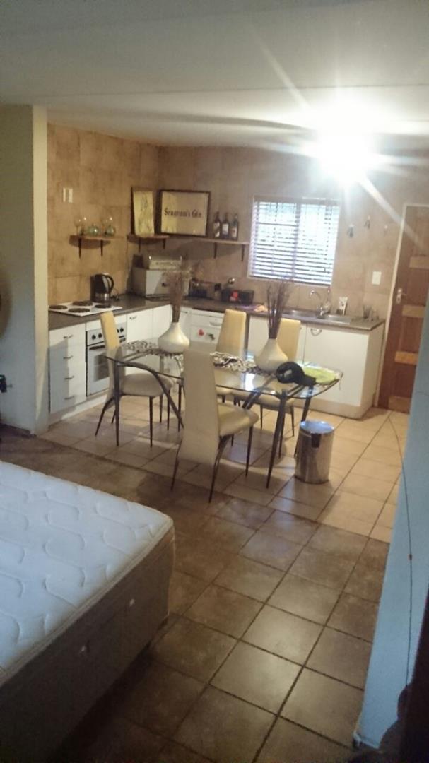 To Let 2 Bedroom Property for Rent in Sonneglans Gauteng