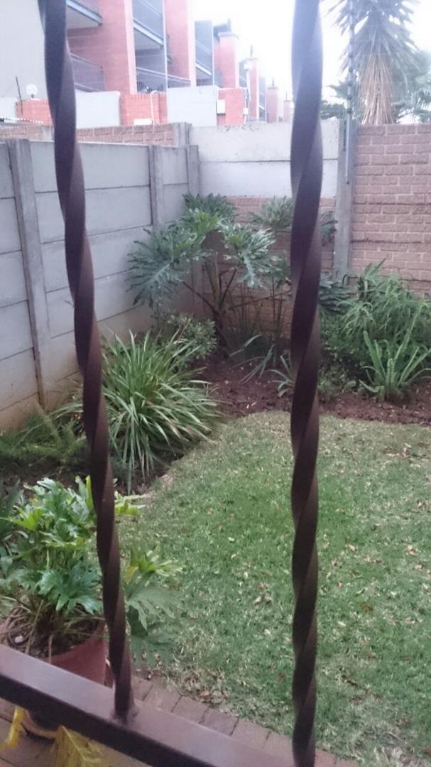 To Let 2 Bedroom Property for Rent in Sonneglans Gauteng