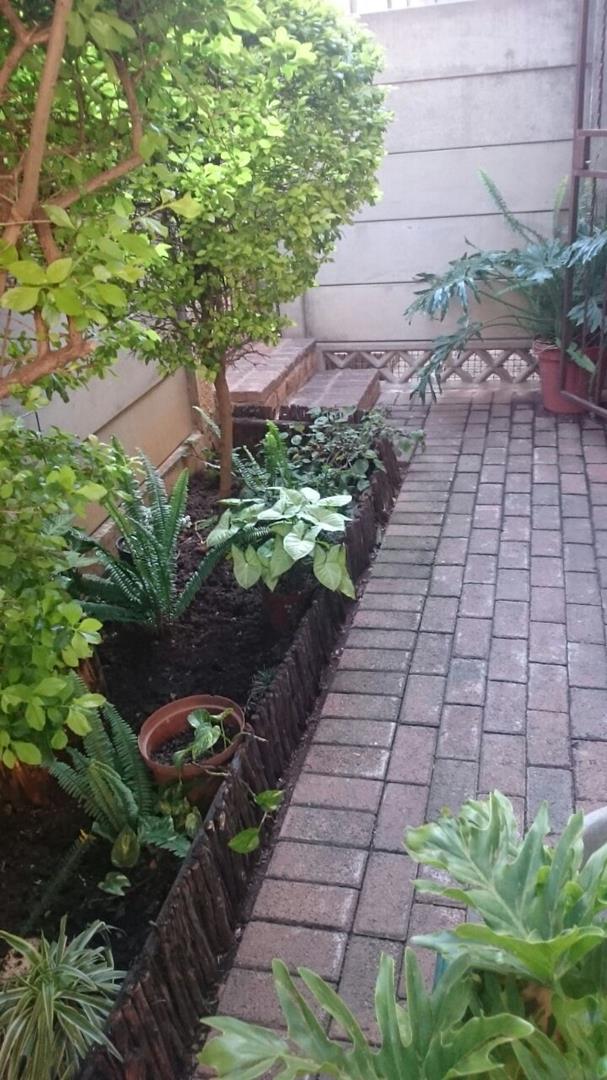 To Let 2 Bedroom Property for Rent in Sonneglans Gauteng