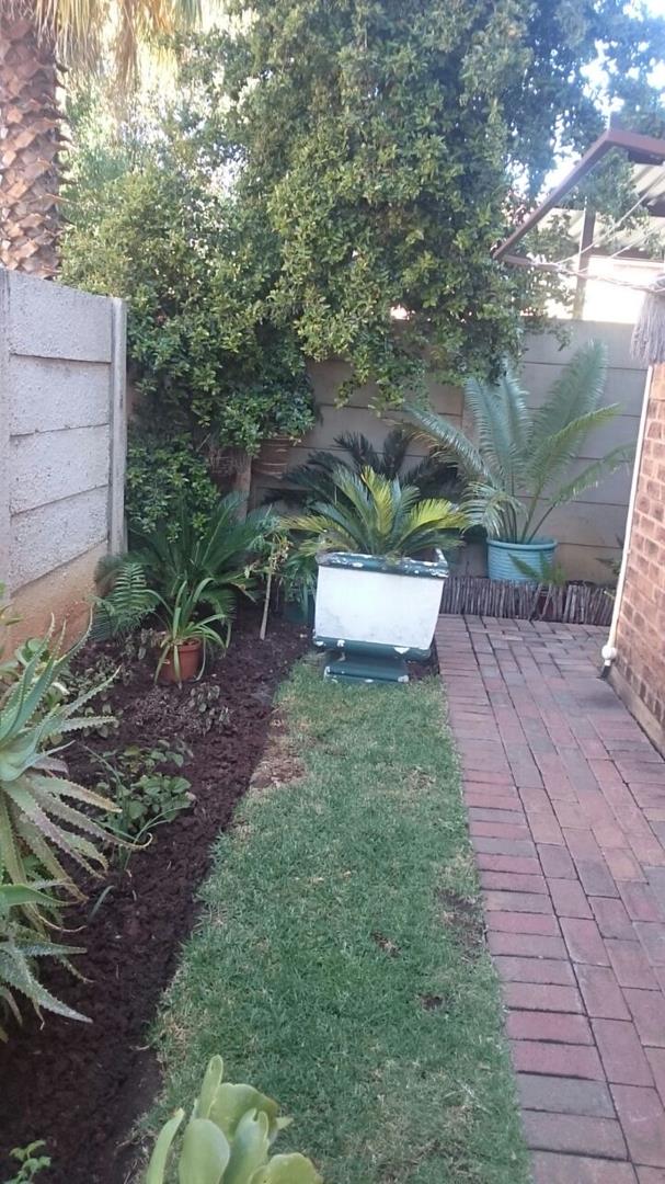 To Let 2 Bedroom Property for Rent in Sonneglans Gauteng