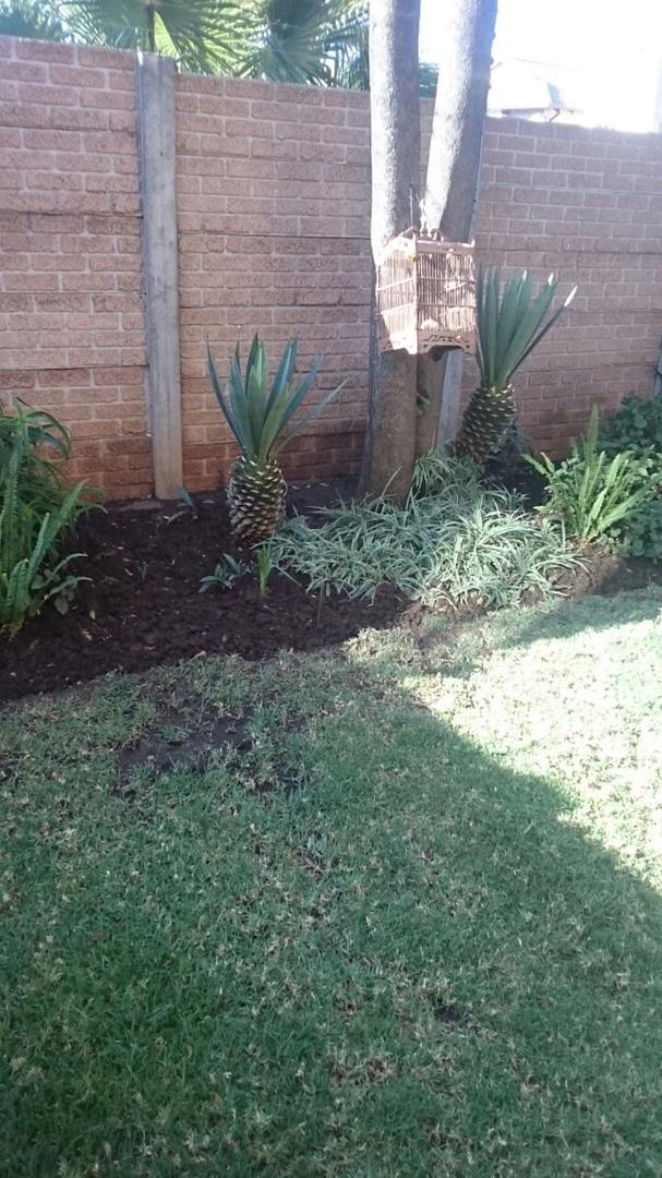 To Let 2 Bedroom Property for Rent in Sonneglans Gauteng