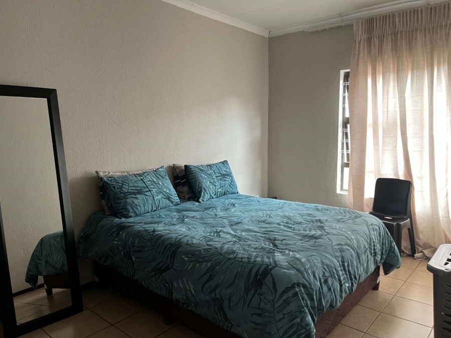 To Let 3 Bedroom Property for Rent in Helderkruin Gauteng