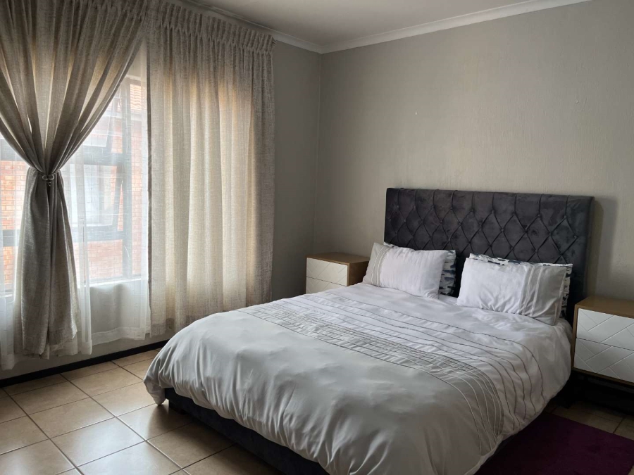 To Let 3 Bedroom Property for Rent in Helderkruin Gauteng