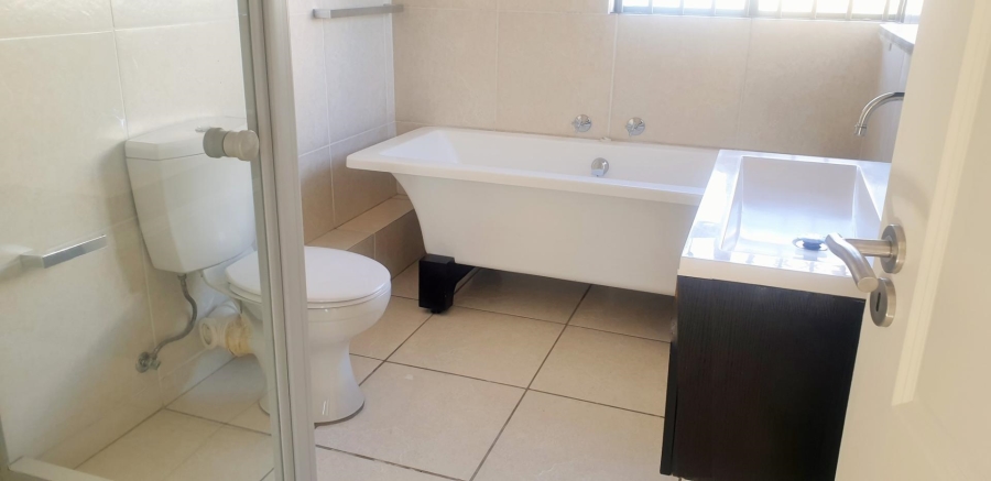 To Let 2 Bedroom Property for Rent in Douglasdale Gauteng