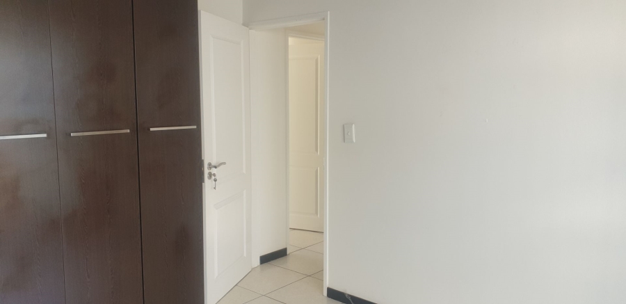 To Let 2 Bedroom Property for Rent in Douglasdale Gauteng