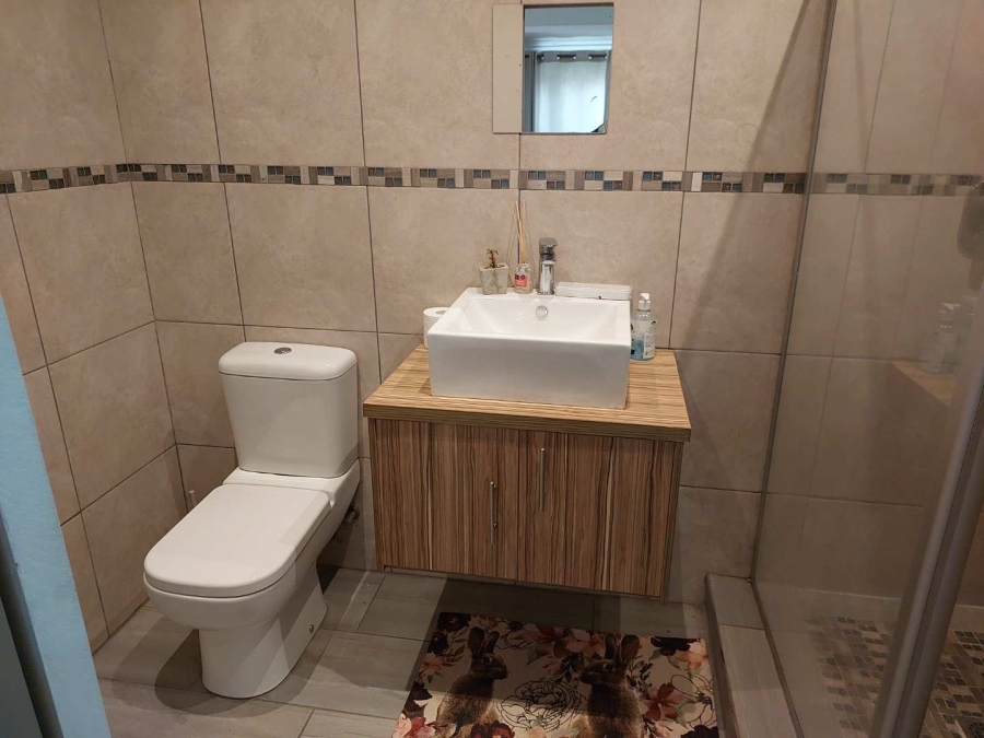 To Let 1 Bedroom Property for Rent in Brackenhurst Gauteng