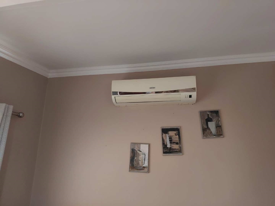To Let 1 Bedroom Property for Rent in Brackenhurst Gauteng