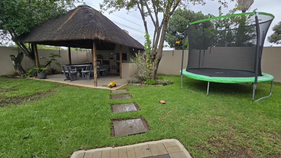 4 Bedroom Property for Sale in Verwoerdpark Gauteng