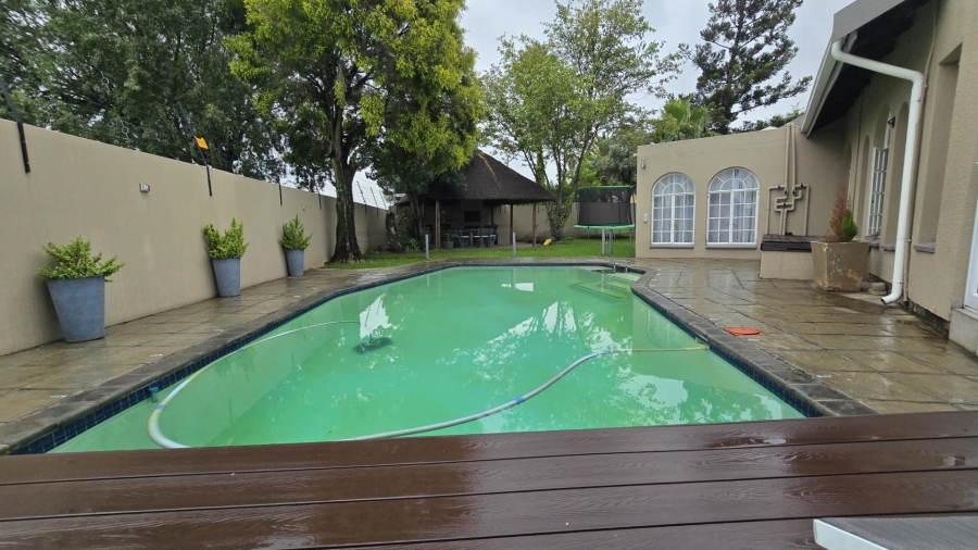 4 Bedroom Property for Sale in Verwoerdpark Gauteng